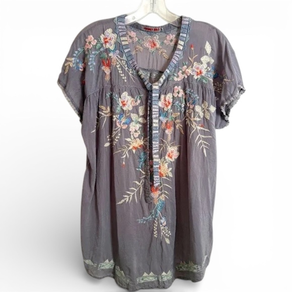 Johnny Was Short Sleeve Gray Blouse Colorful Romantic Embroidered Flowers Medium - Picture 2 of 15